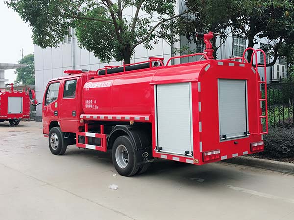 東風(fēng)3噸消防灑水車(chē)